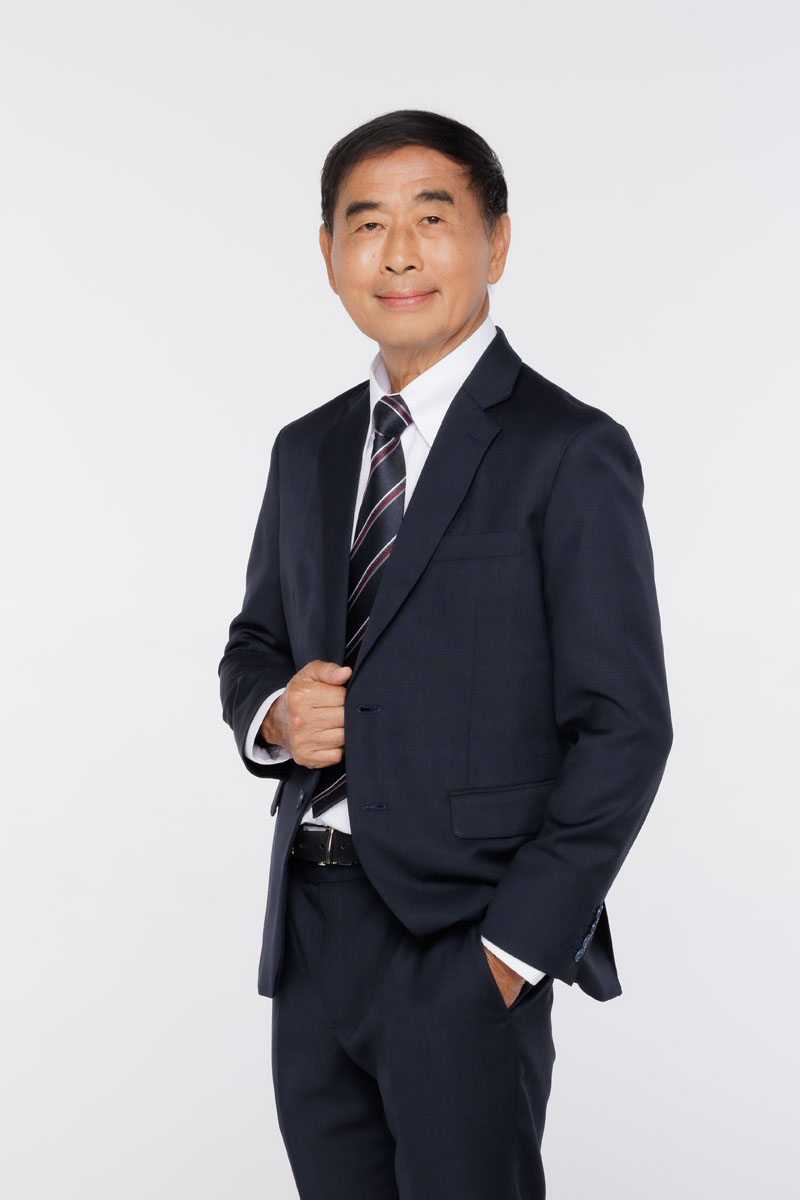 นายสุรชัย จิตตรัตน์เสนีย์